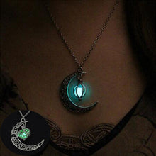 Load image into Gallery viewer, Moon Glowing Necklace - Velvet Visions
